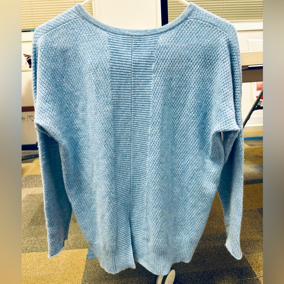 Pure Amici Women’s 100% Cashmere V-Neck Bottom Open Cut Light Blue Sweater S - Picture 5 of 8